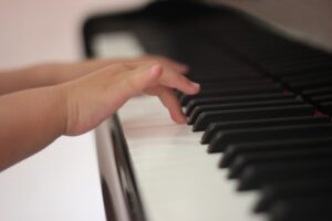 子ども向けピアノレッスンの様子
